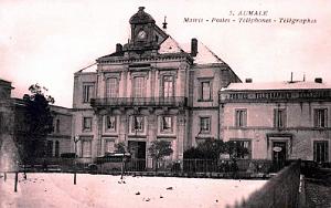 AUMALE - MAIRIE ET POSTES